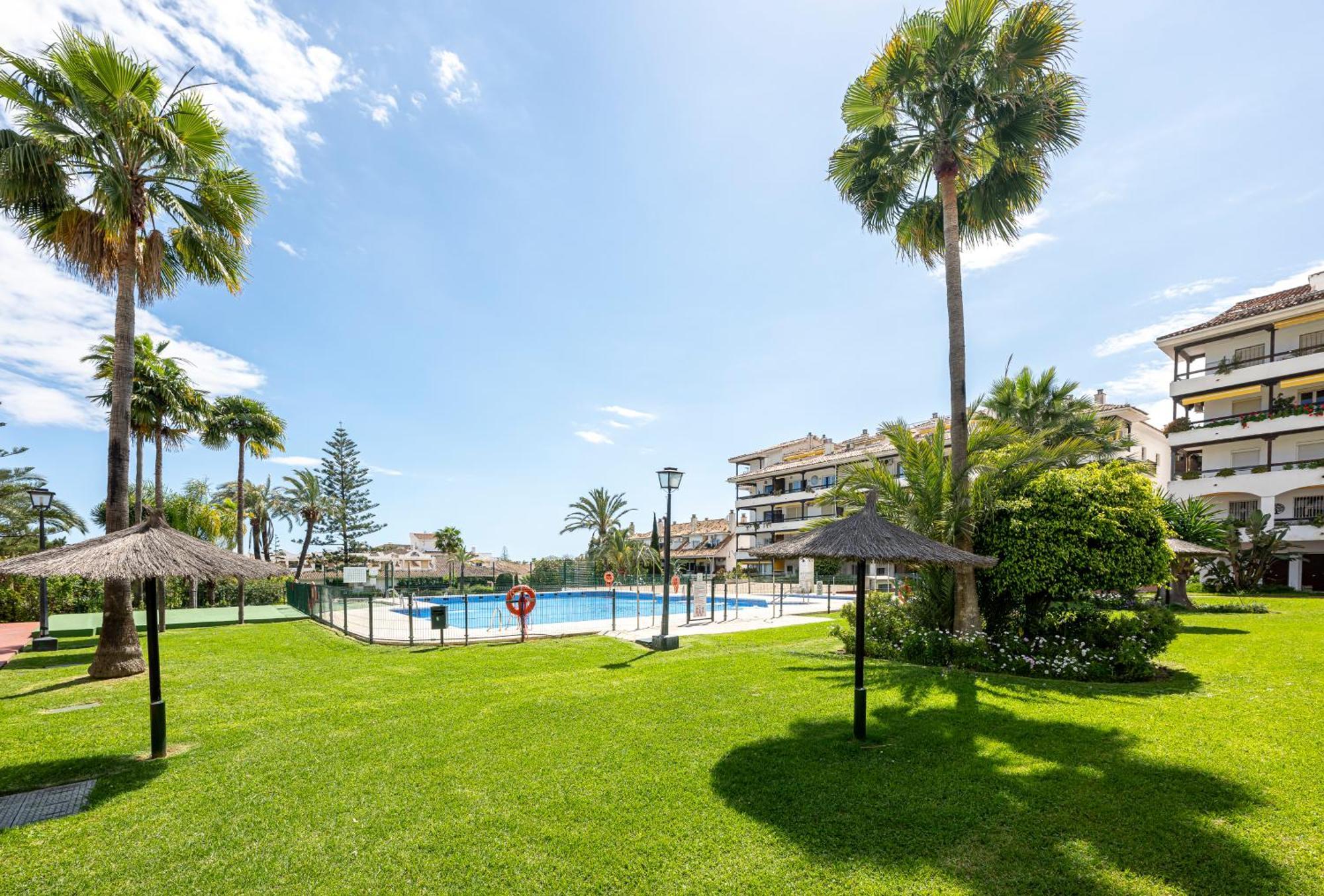 Apartment En Milla De Oro