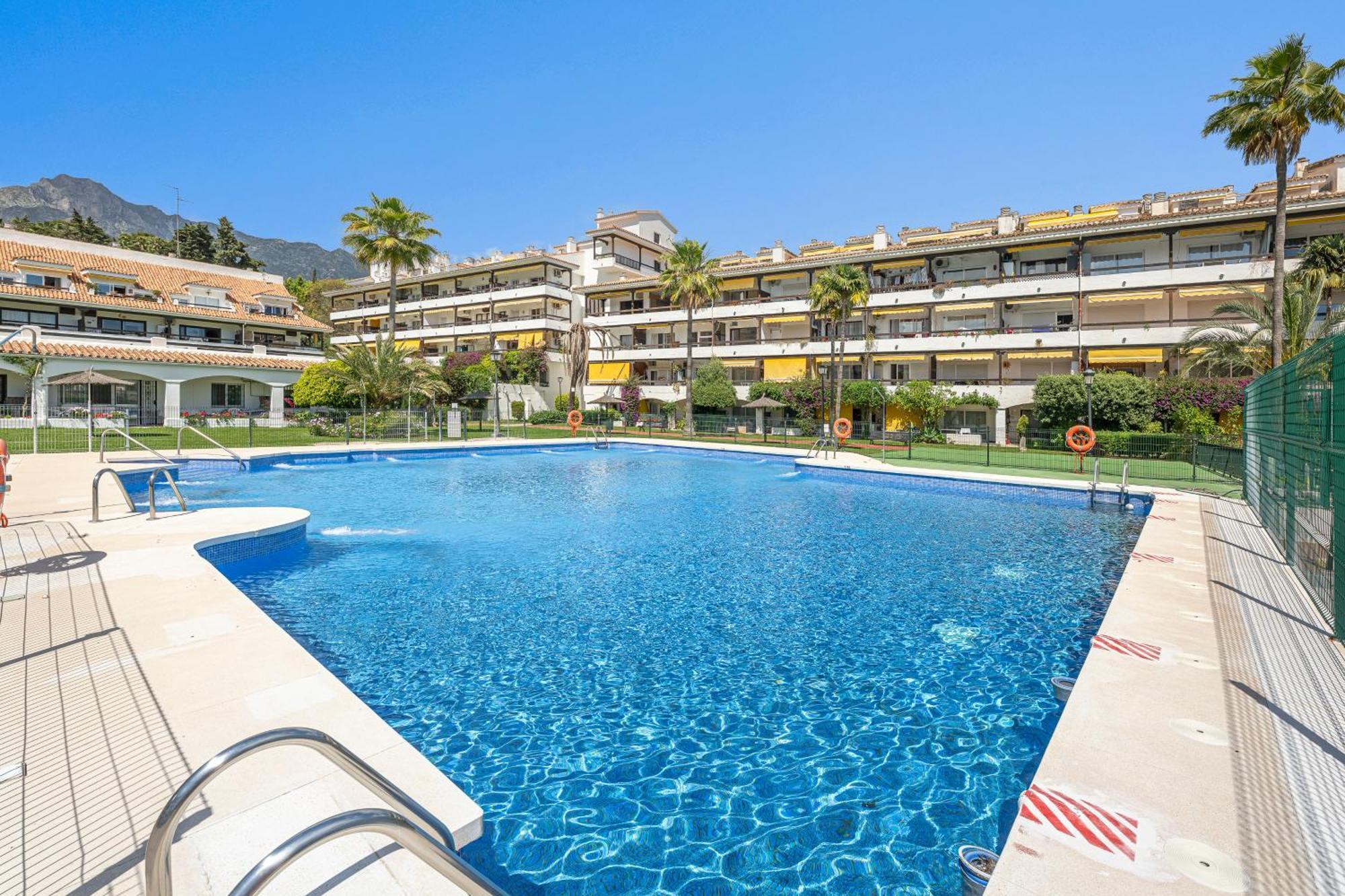Apartment En Milla De Oro